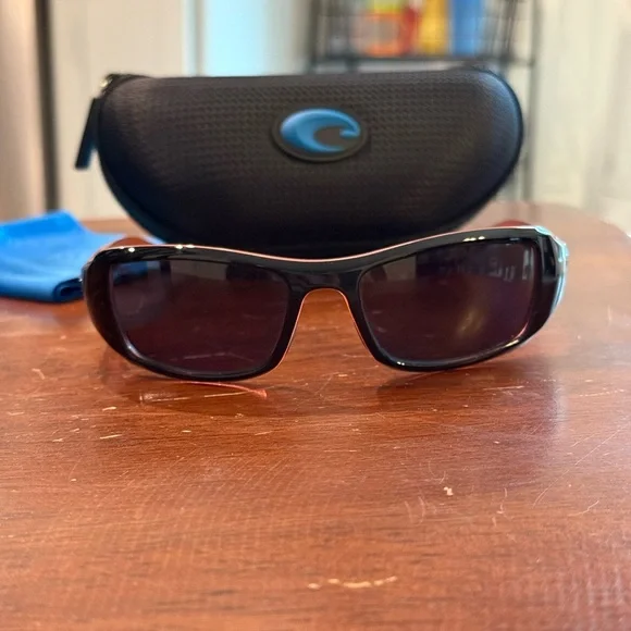 Costa Del Mar Black and Pink Sunglasses with Case - Picture 5 of 5
